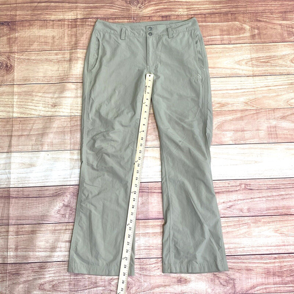 Woman’s The North Face Short/Court Nylon Hiking Pants Size 8 Beige - Picture 3 of 11